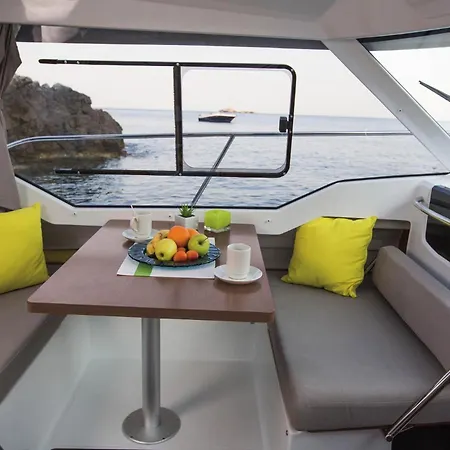 Jeanneau Merry Fisher 795 Hotel en barco